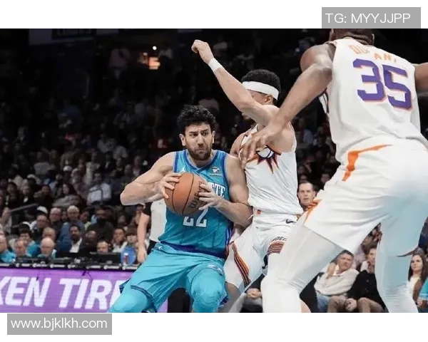 太阳客场击败黄蜂，布克单节狂砍23分